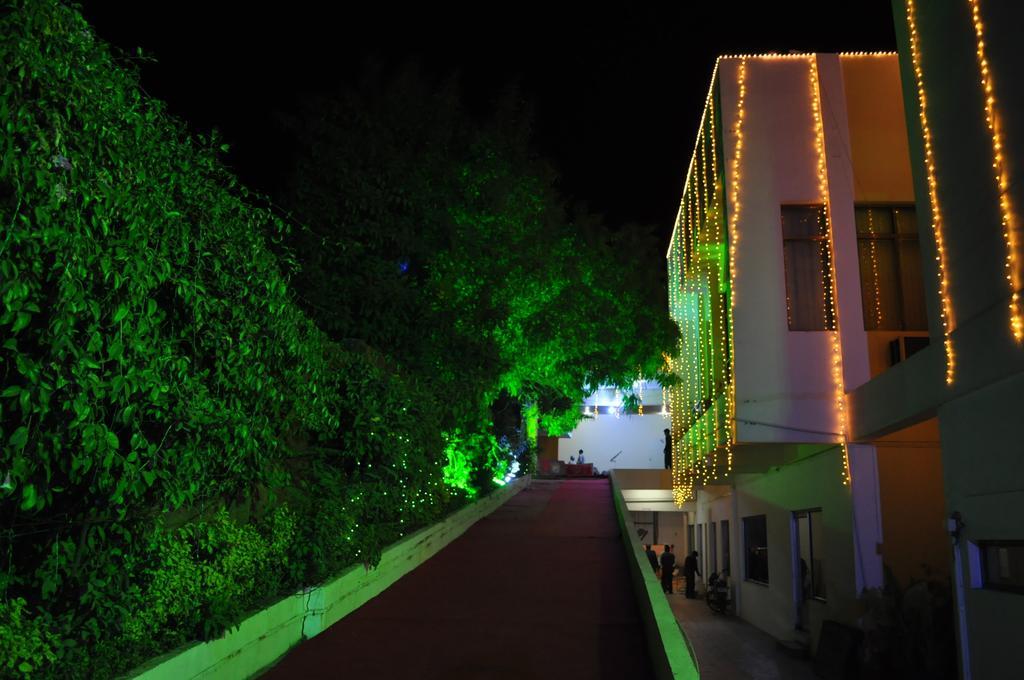 جبلبور Hotel Maruti Mandapam المظهر الخارجي الصورة